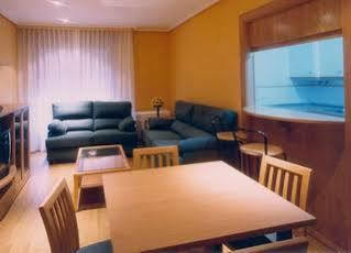 Apartamentos Turisticos Puerta de León Exterior foto