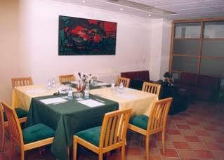 Apartamentos Turisticos Puerta de León Exterior foto